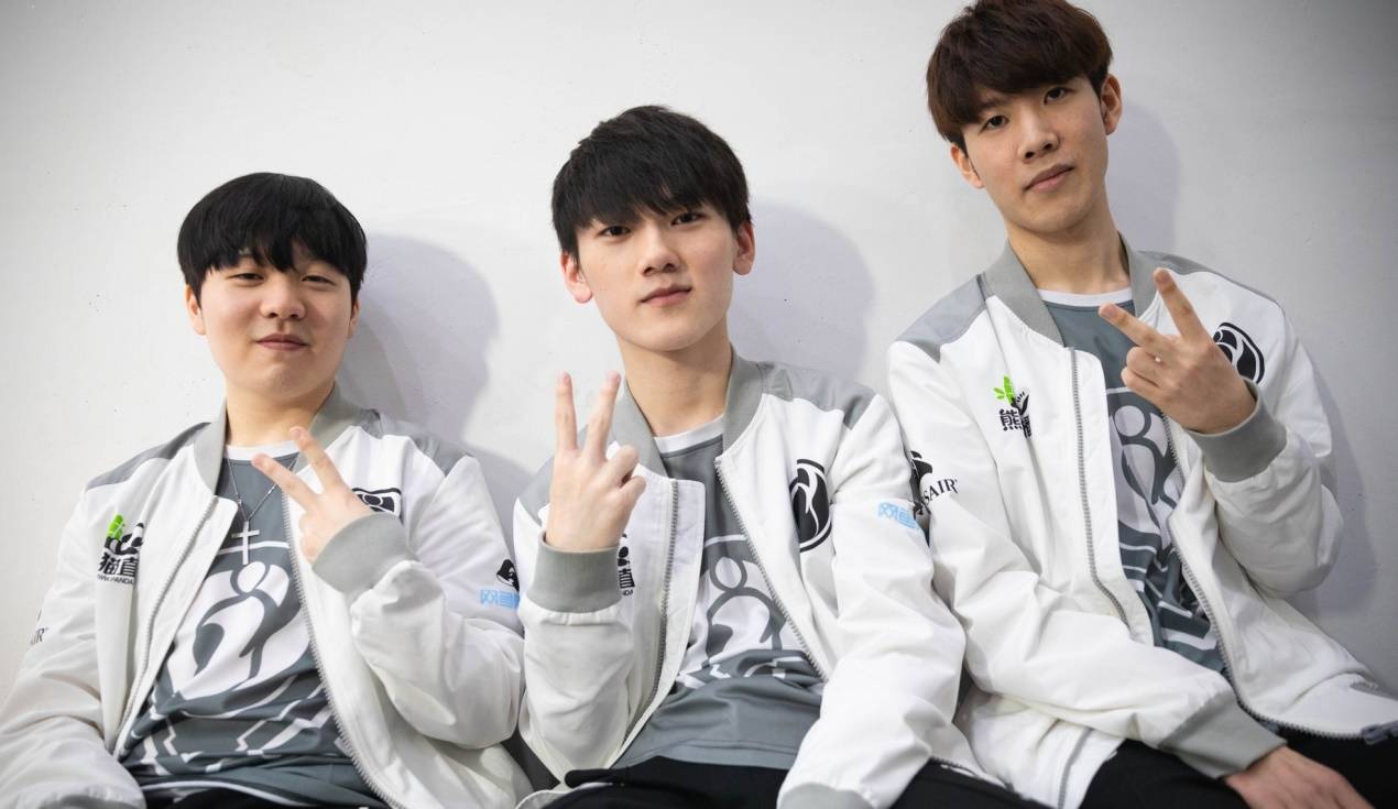 依旧会有人 依旧会有人