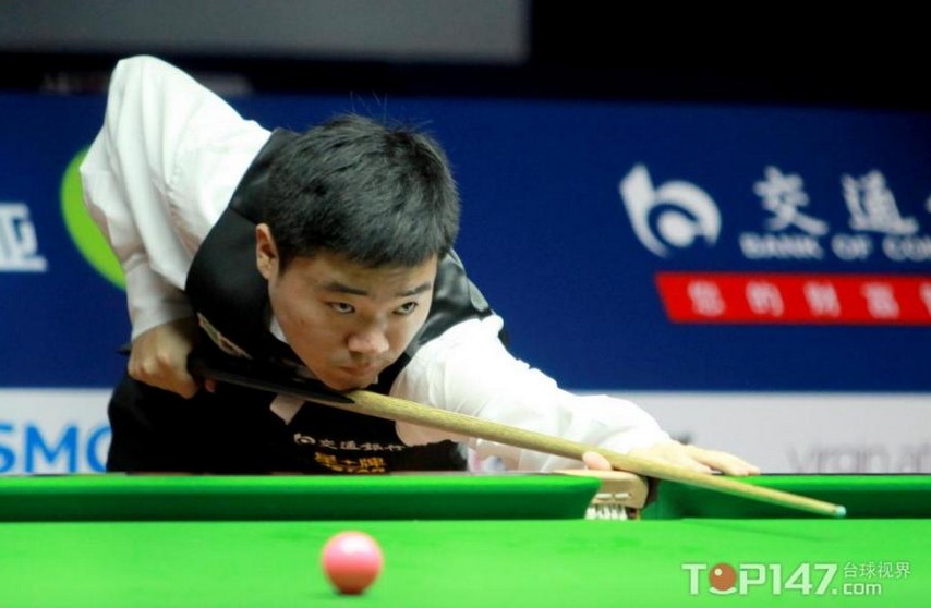 是右后卫 是右后卫