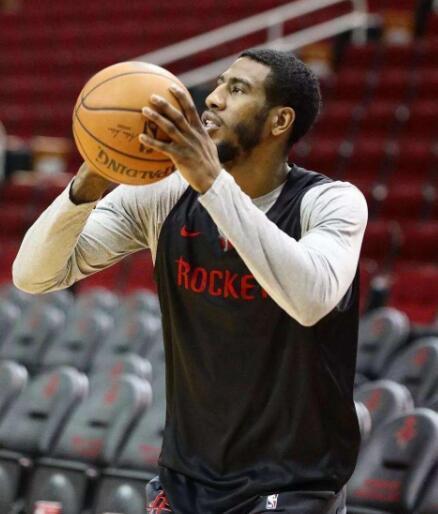 在一场充满 在一场充满