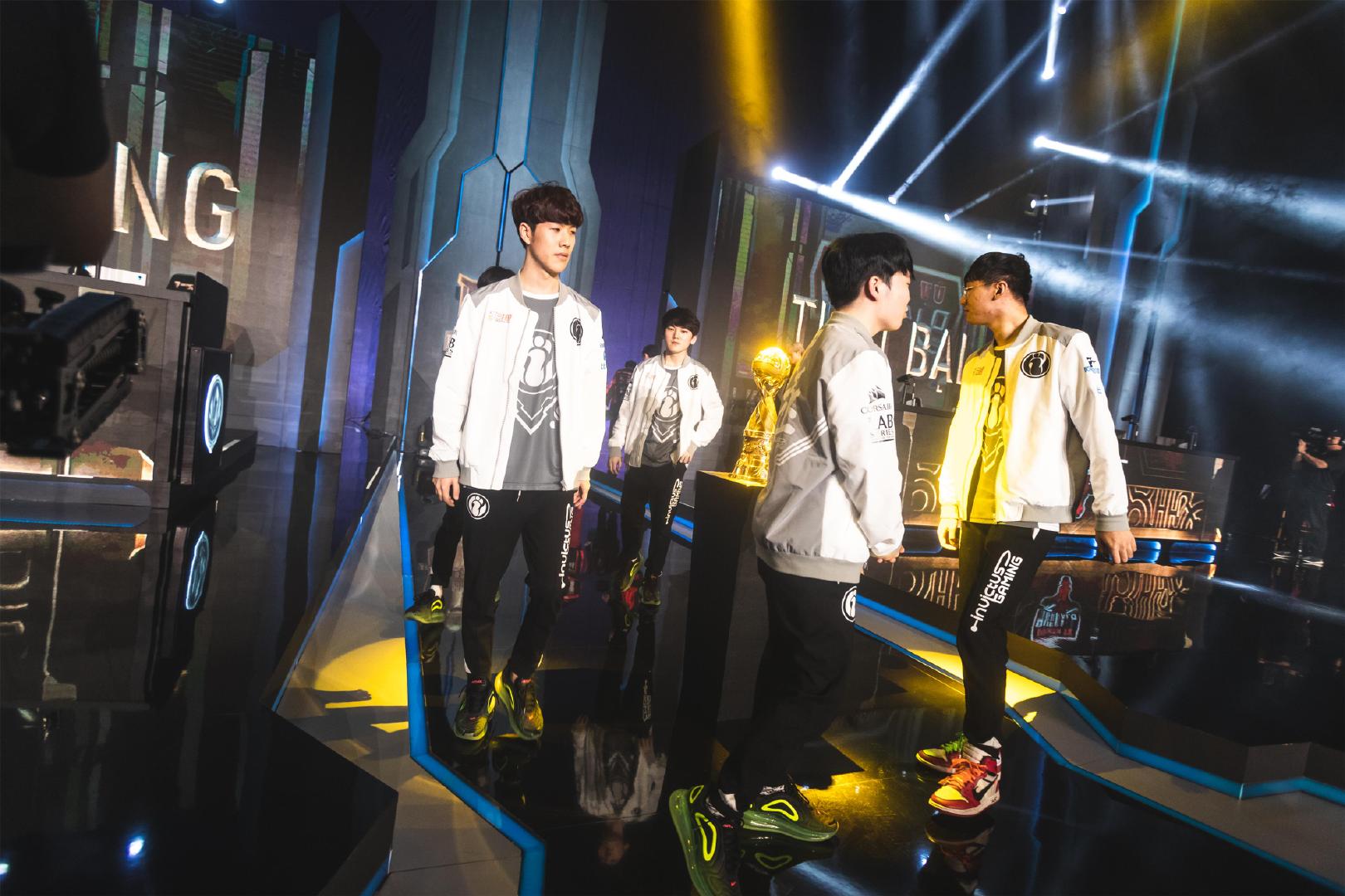 西的一步启 西的一步启